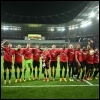 Leverkusen bejubelt den Finaleinzug vor der Fankurve (AFP)
